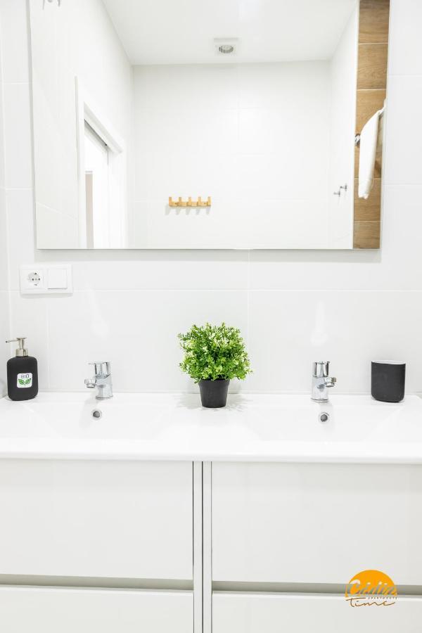 Casa Patio La Vina By Cadiz Time Apartment ภายนอก รูปภาพ